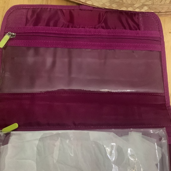 NWOT Hanging travel/locker organizer - Picture 3 of 8